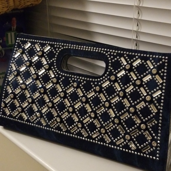 Handbags - 🍃🌺BUYONEGETONE$5  Blue Rhinestone Clutch🌺🍃